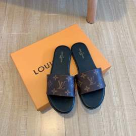 Picture of Louis Vuitton Slippers _SKULVsz35-42jyh0507616